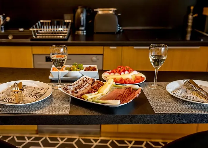 Rose Gold * زالاجيرسيج